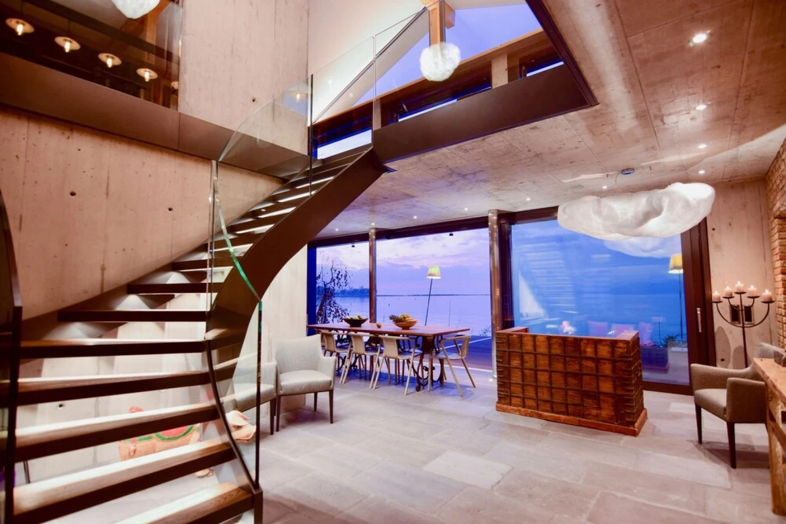 NEW 3BD Luxury Villa on the Geneva Lake