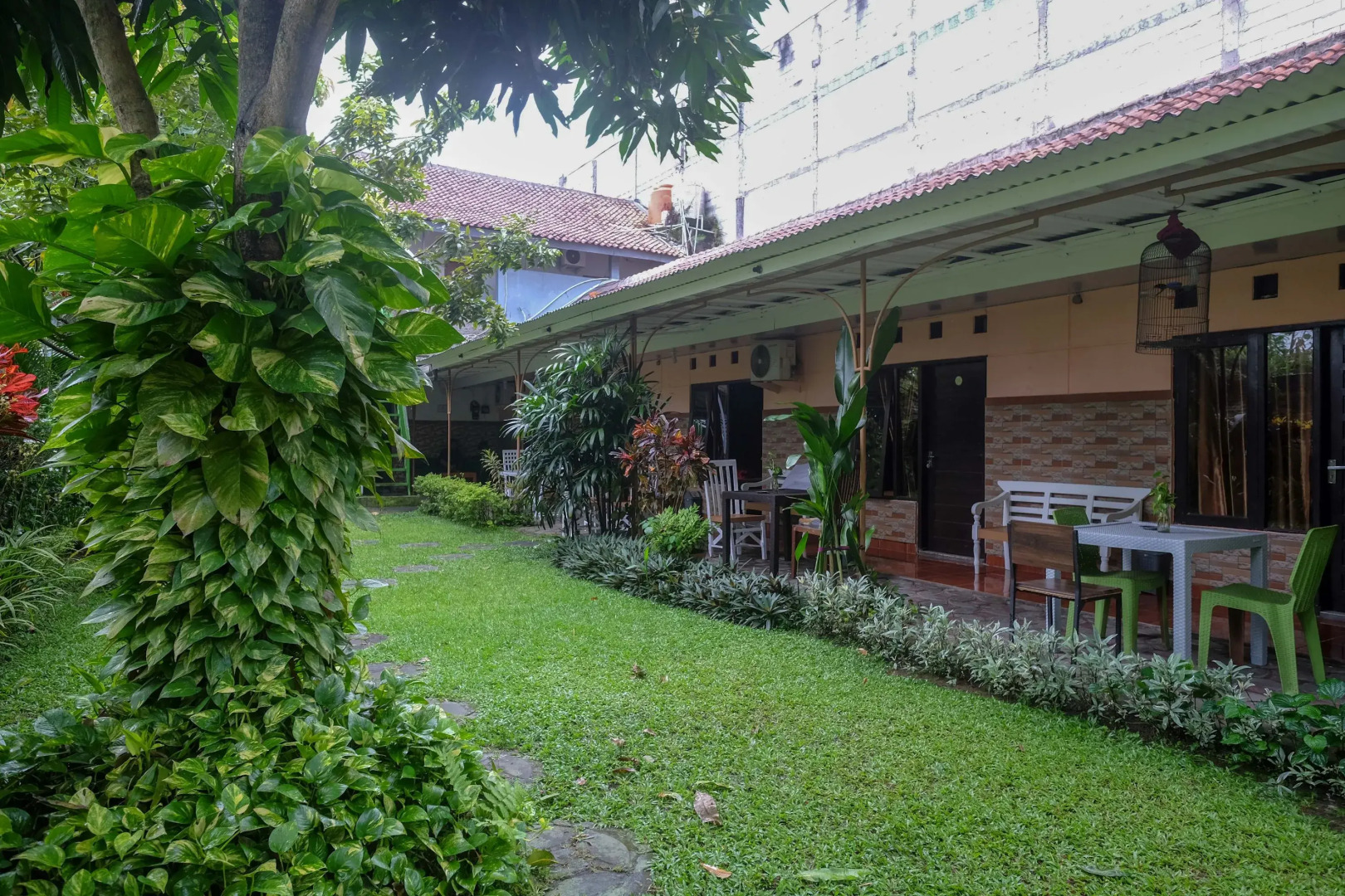 RedDoorz Syariah @ Colomadu 2