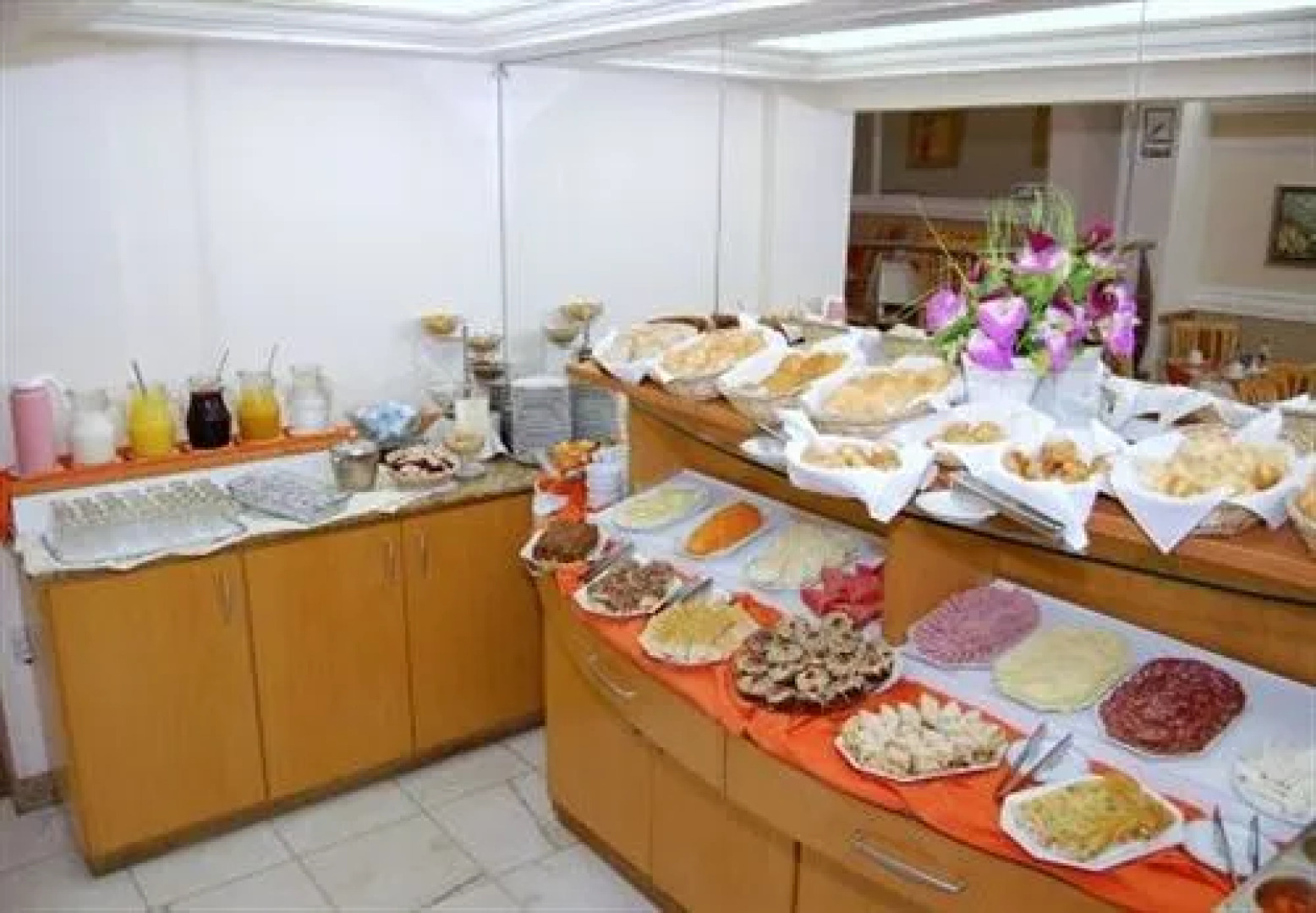 Harbor Regent Suites