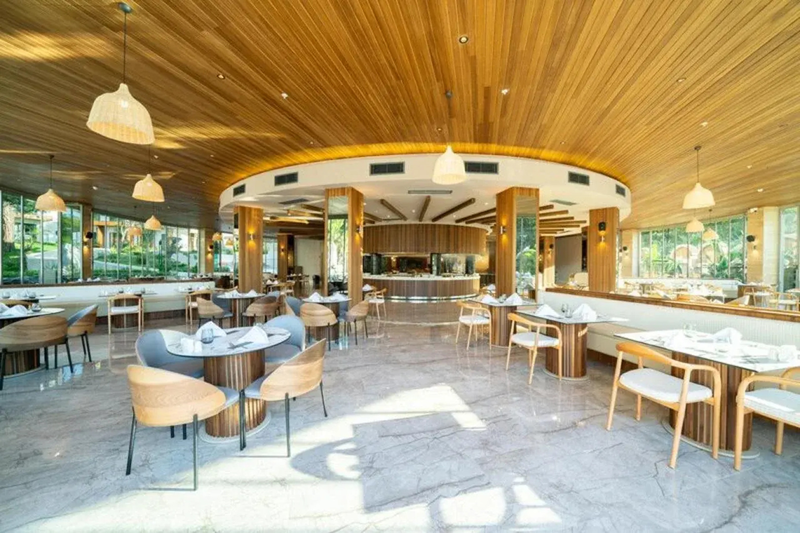 The Norm Collection Door'a