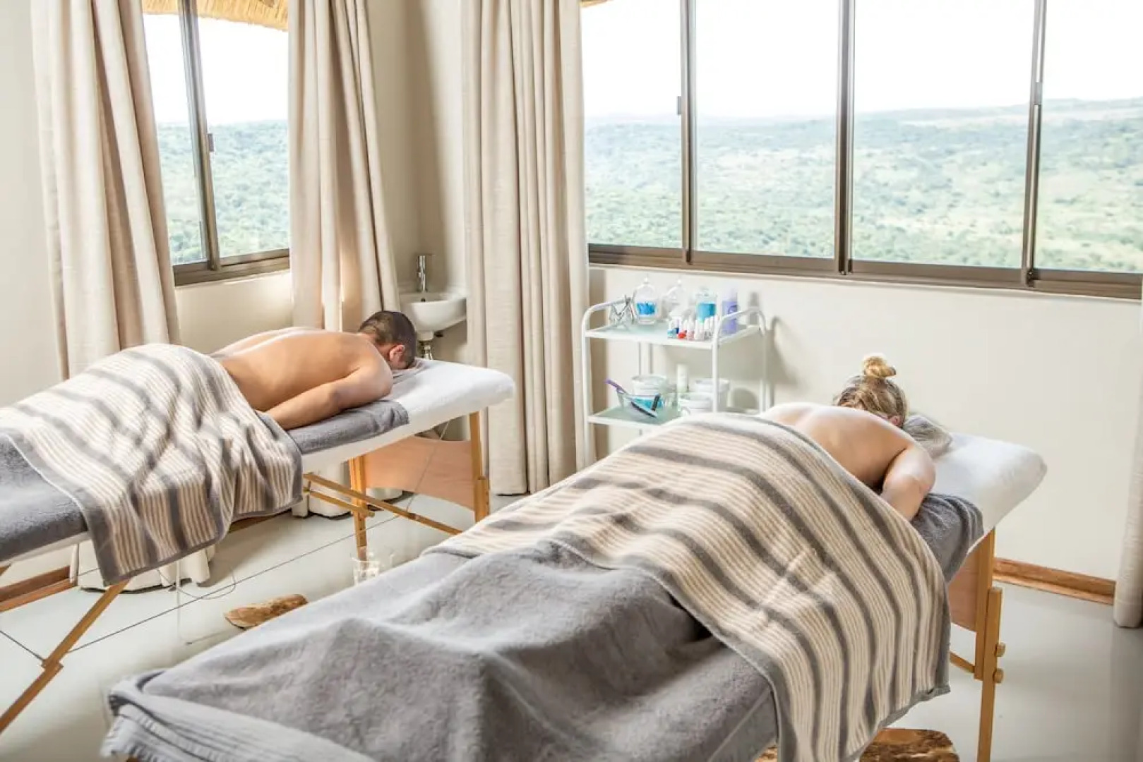 Umzolozolo Private Safari Lodge