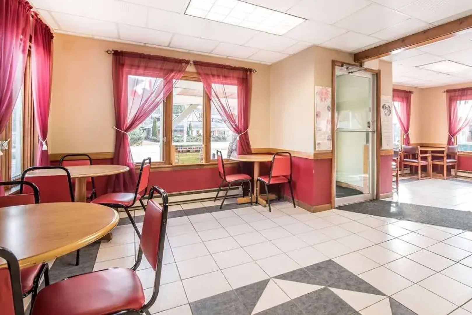 Econo Lodge Inn & Suites Lincoln