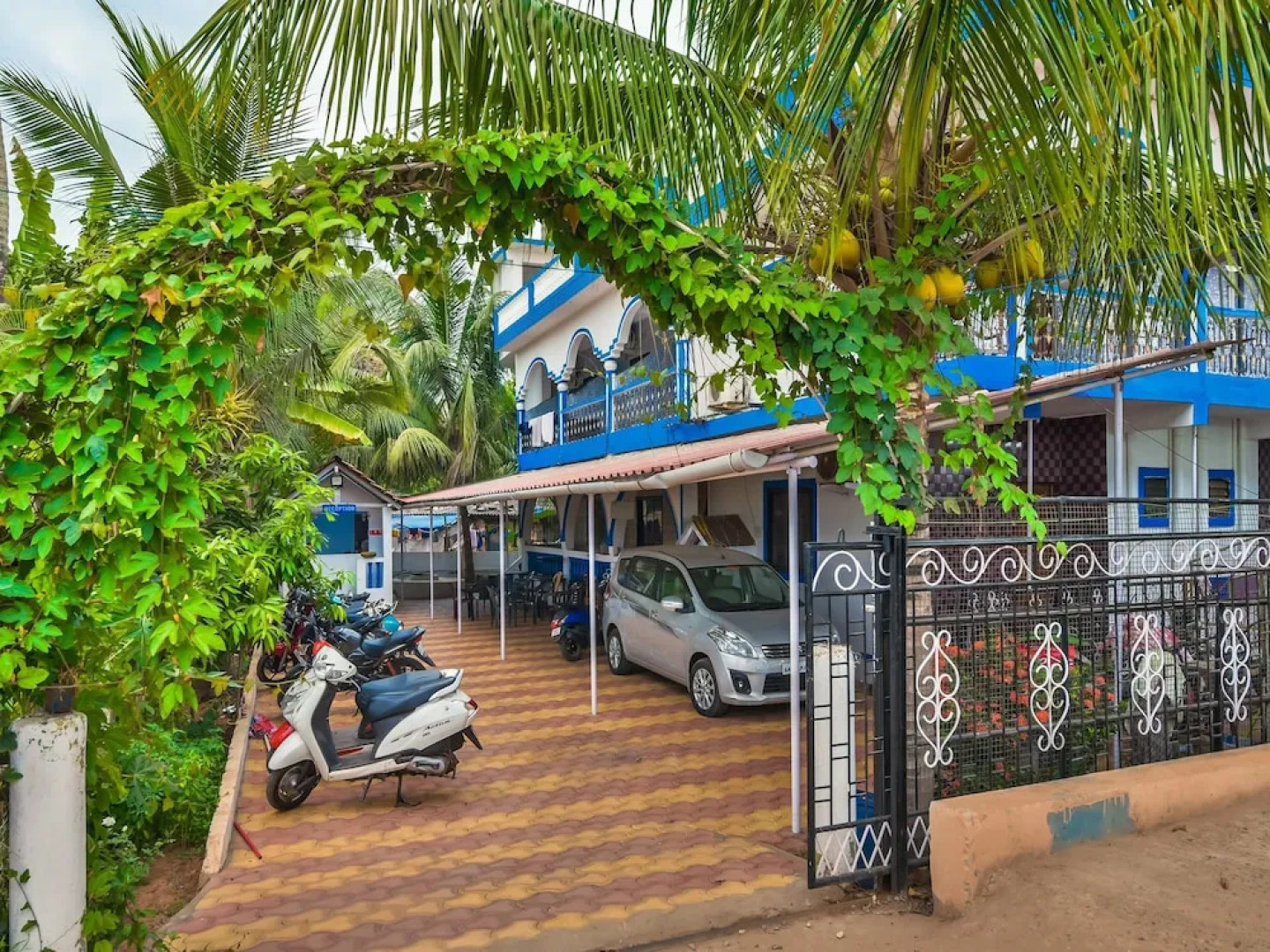 OYO 12889 Jovinho's Place