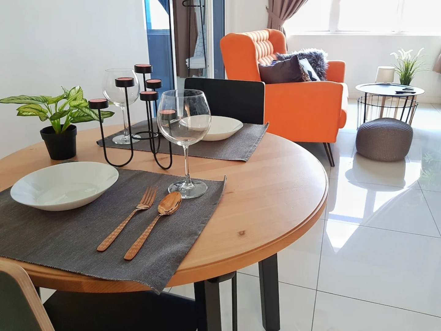 Teiw Family Homestay at Skypod Residence Puchong