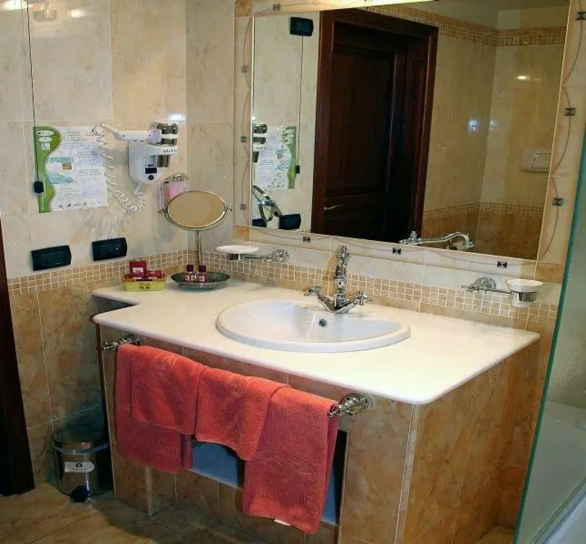 Ypsigro Palace Hotel