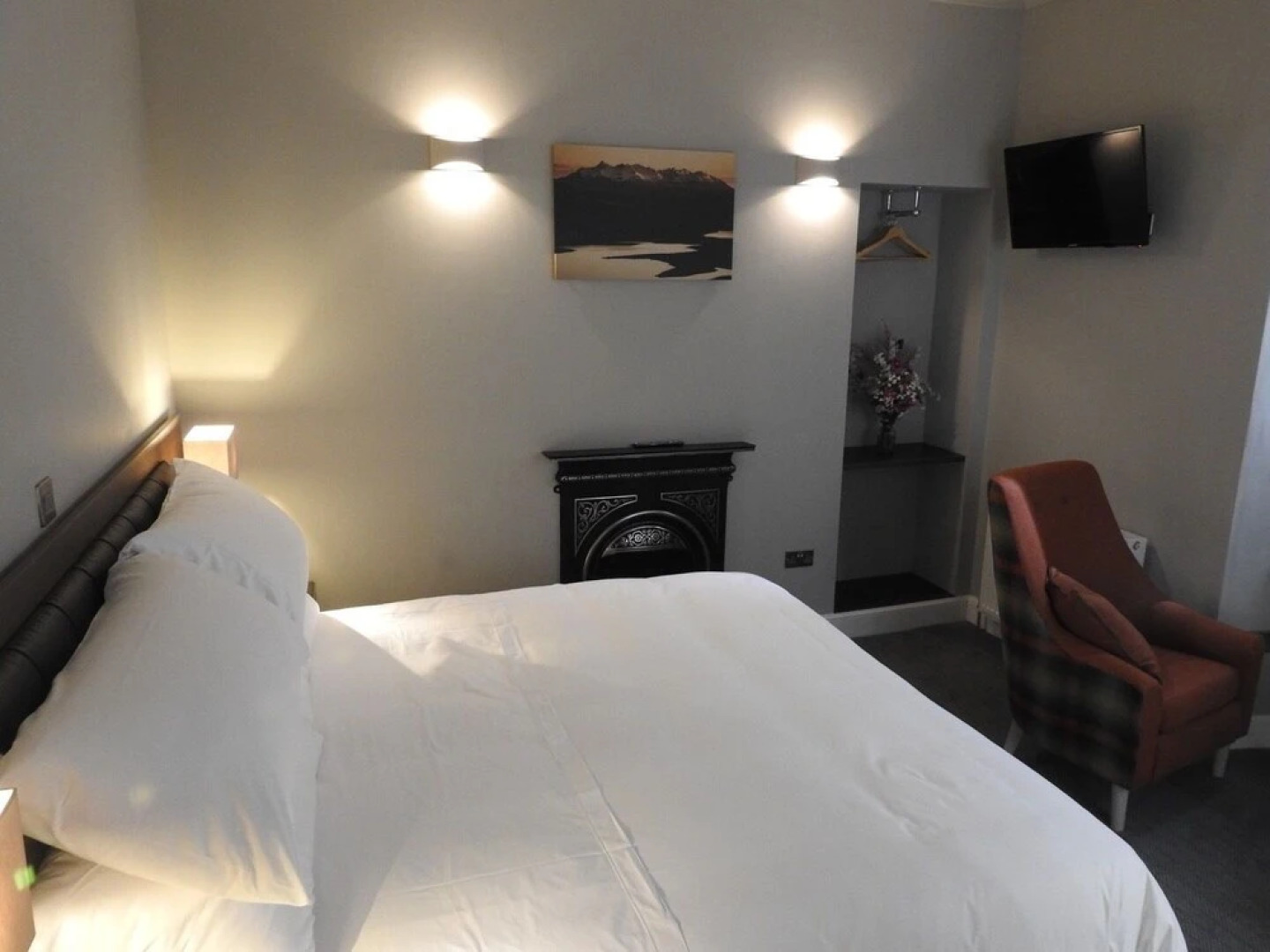 House Of Juniper - The Manse