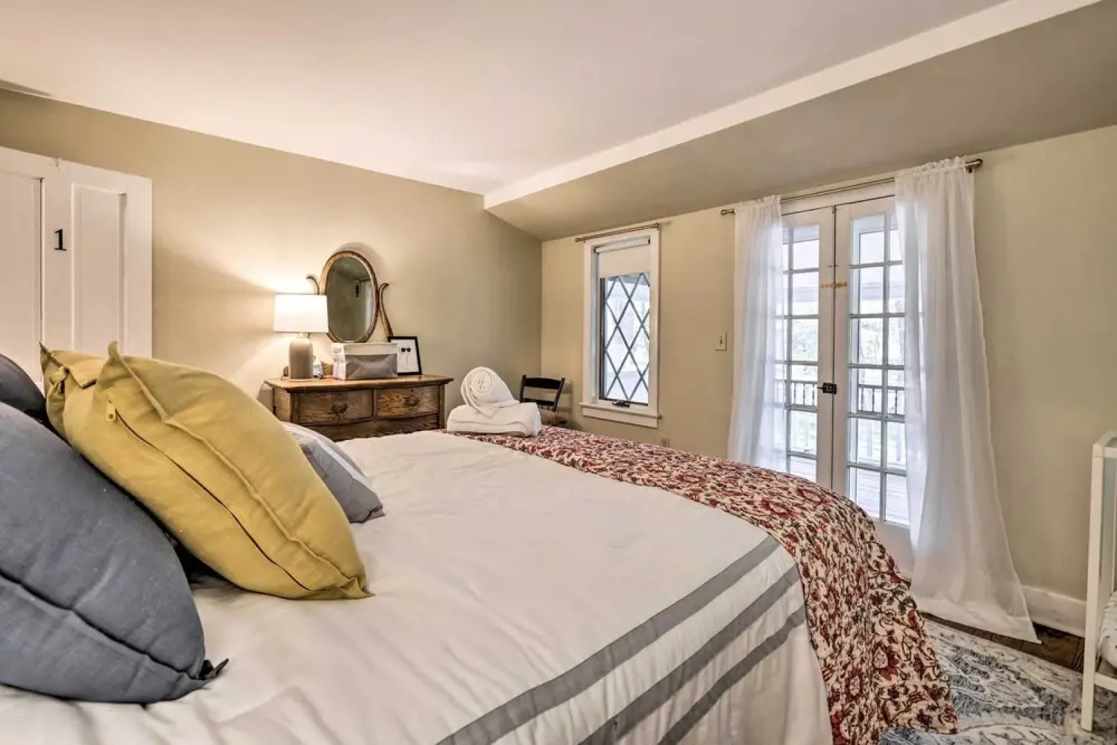 Family-friendly Getaway - 1 Mi to Pocono Lake!