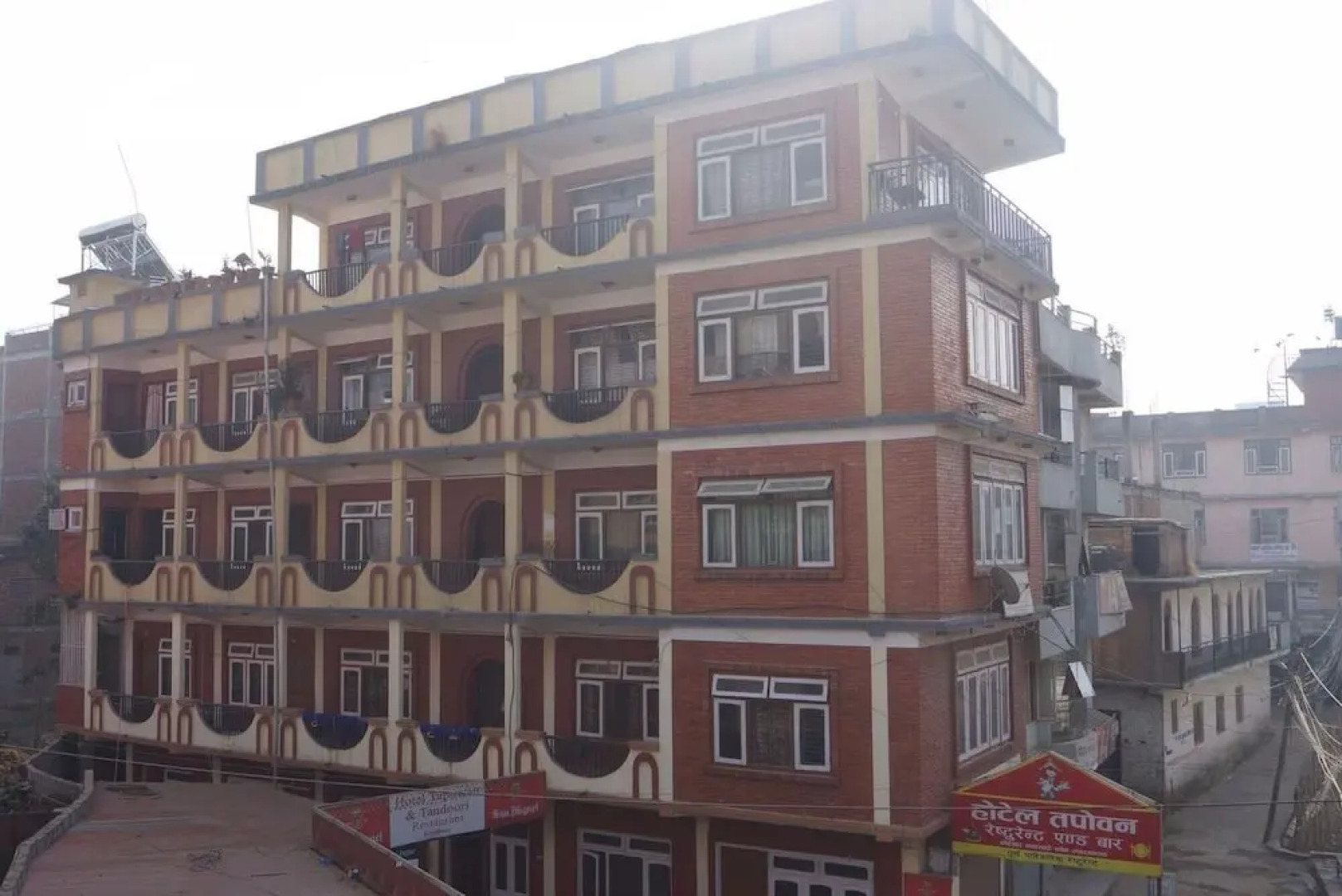 Oyo 472 Hotel Tapowan And Restaurant