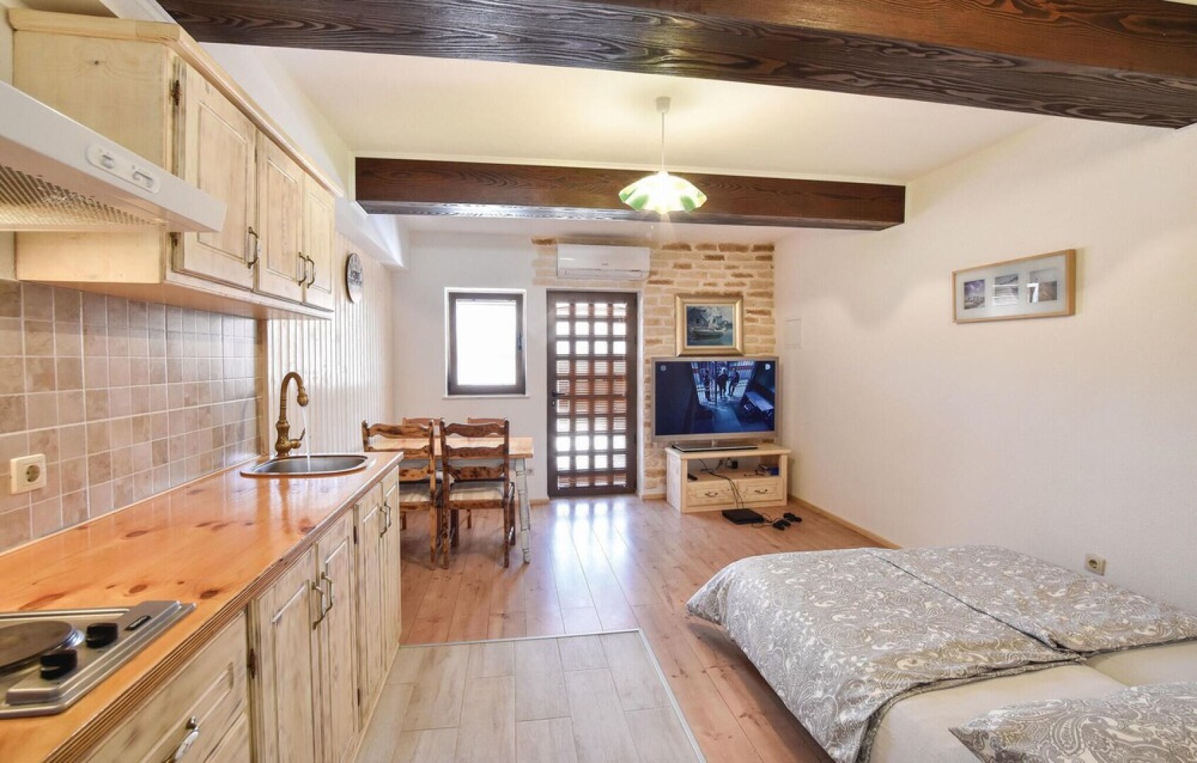 Awesome Home in Seget Gornji With Sauna, Wifi and 8 Bedrooms