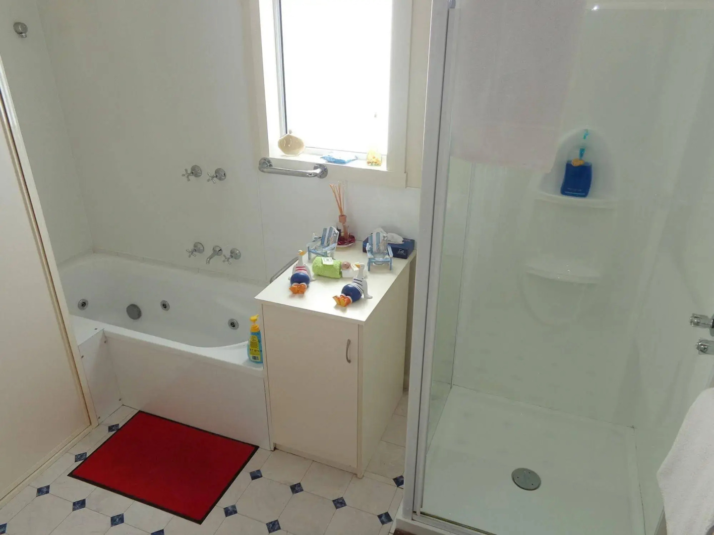 Sails on Port Sorell