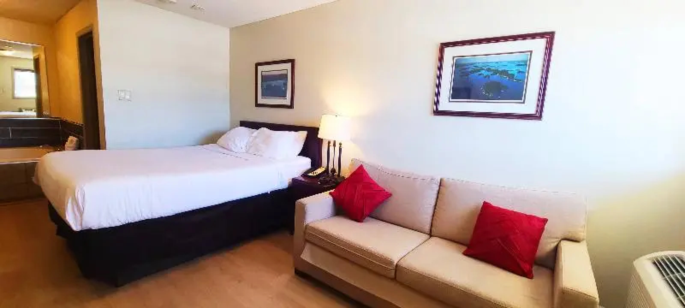 Riviera Inn and Suites 1000 Islands
