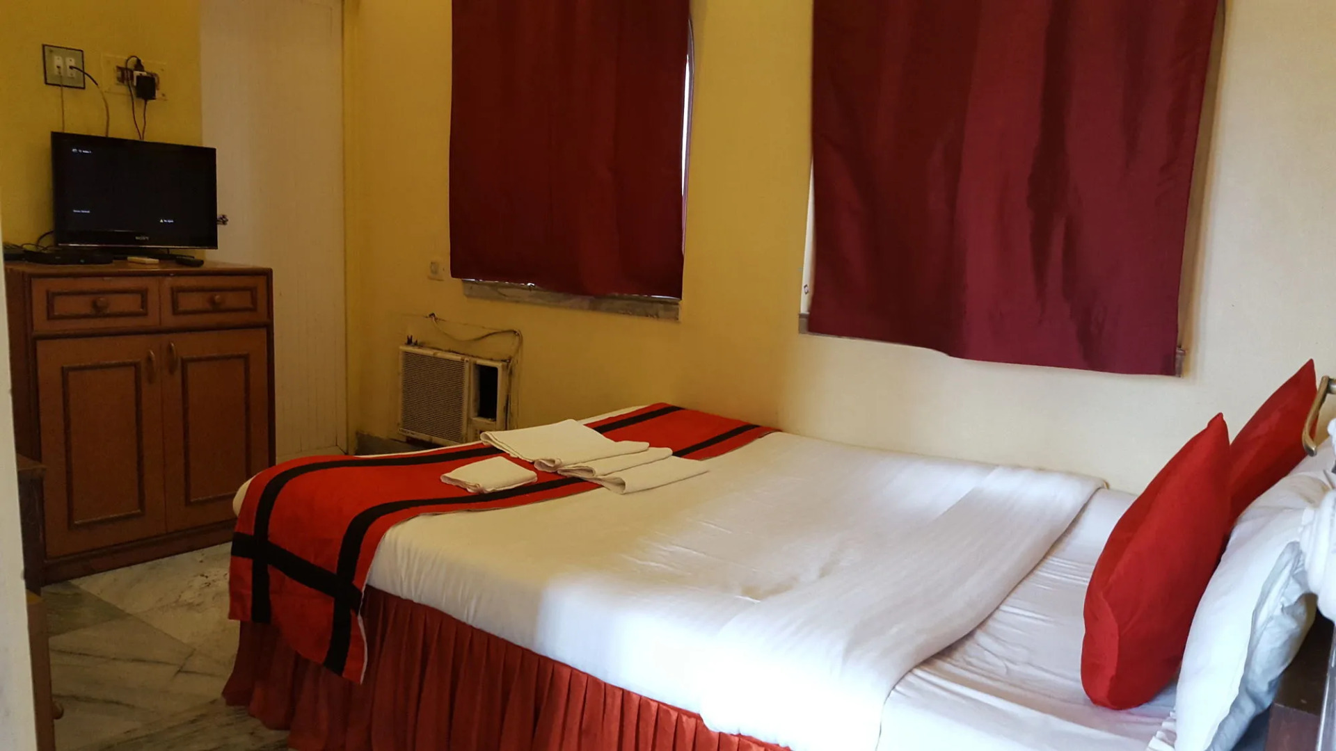 New Hotel White Palace