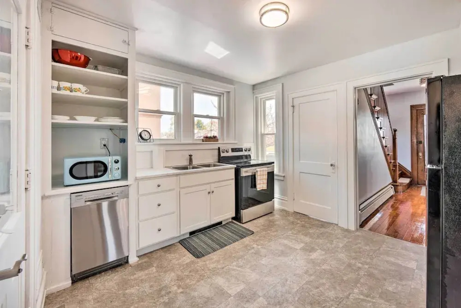 Home 2 Mi to Hersheypark: Work & Play!