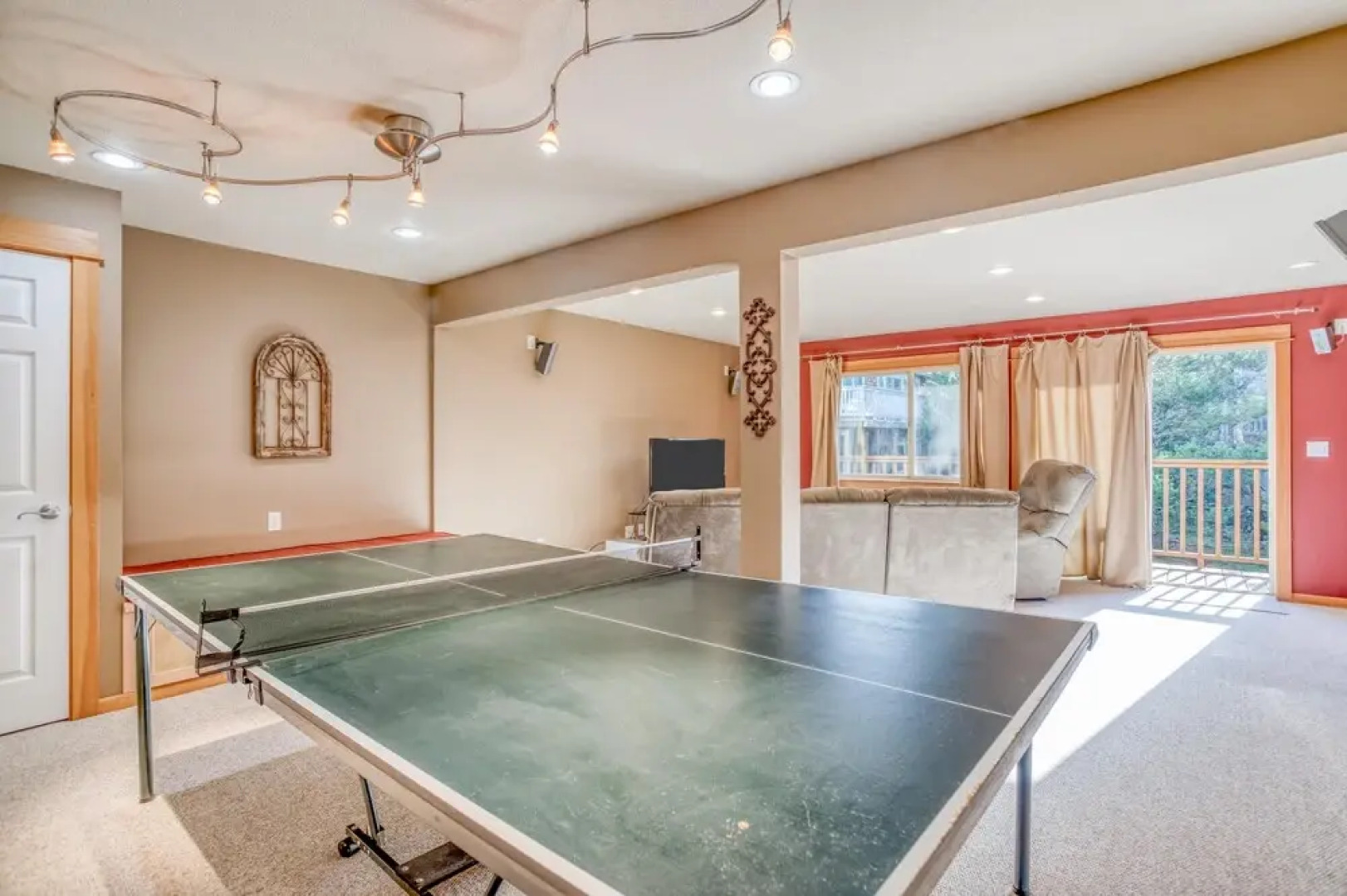 Moon Over Manzanita (MCA 1549)