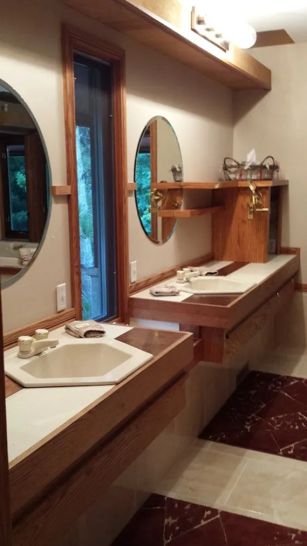 Log Gables- Dresser House