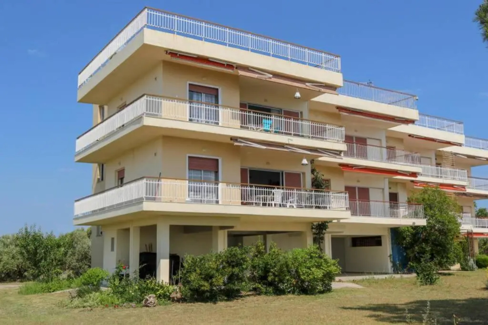 Sunshine House offering spectacular views to Olymp A