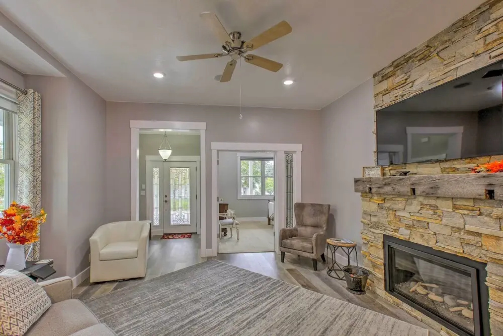 < 1 Mi to Dtwn Ludington: Bright Lower-level Unit