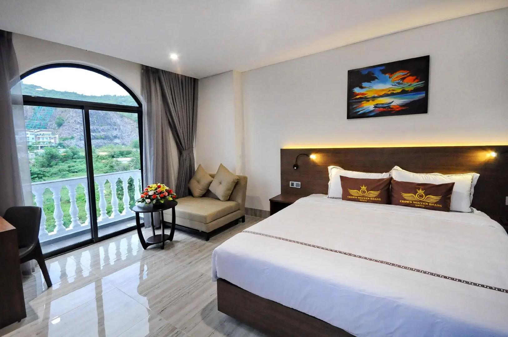 Crown Nguyen Hoang Hotel