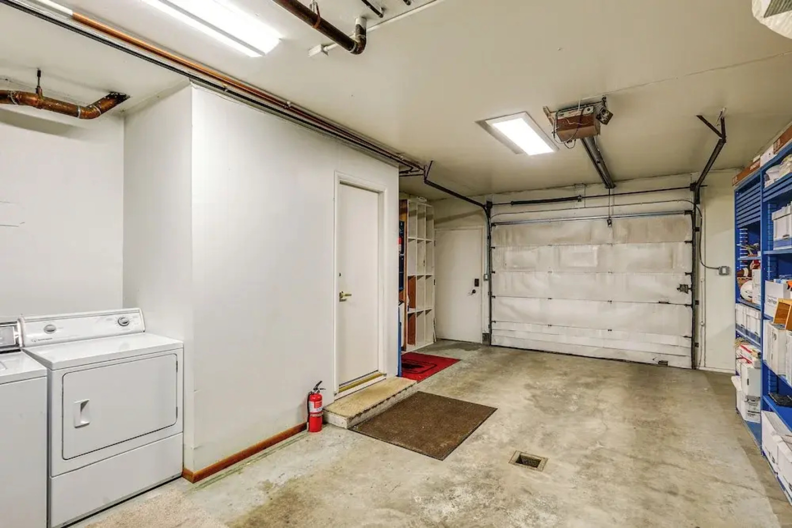 Riverside Retreat: Cozy Fairbanks Home w/ View