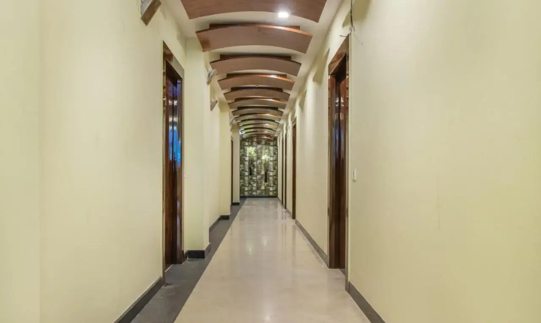 Omatra Hotel Infantry Road