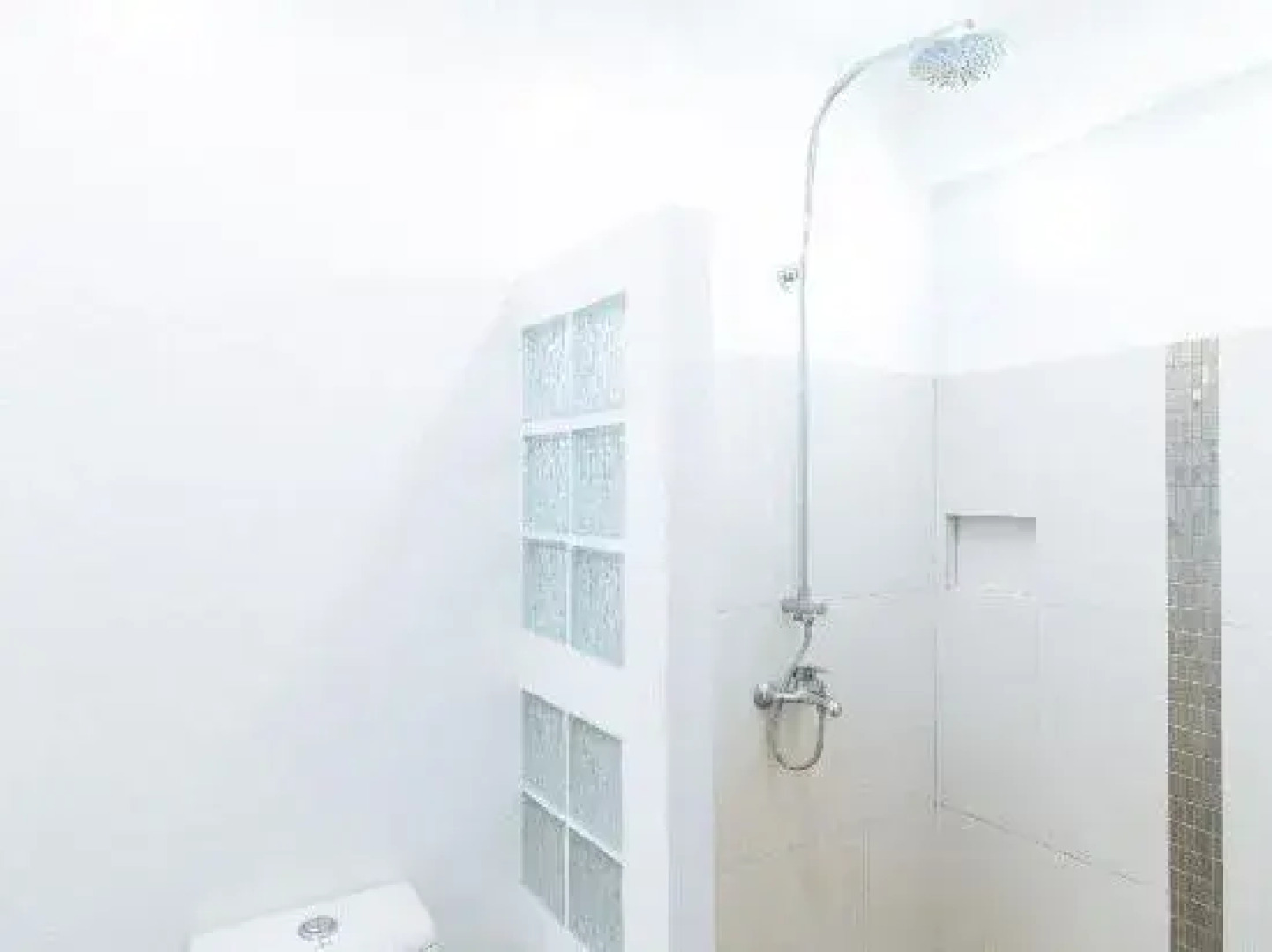 RedDoorz @ EL Runway Hotel Bulacan