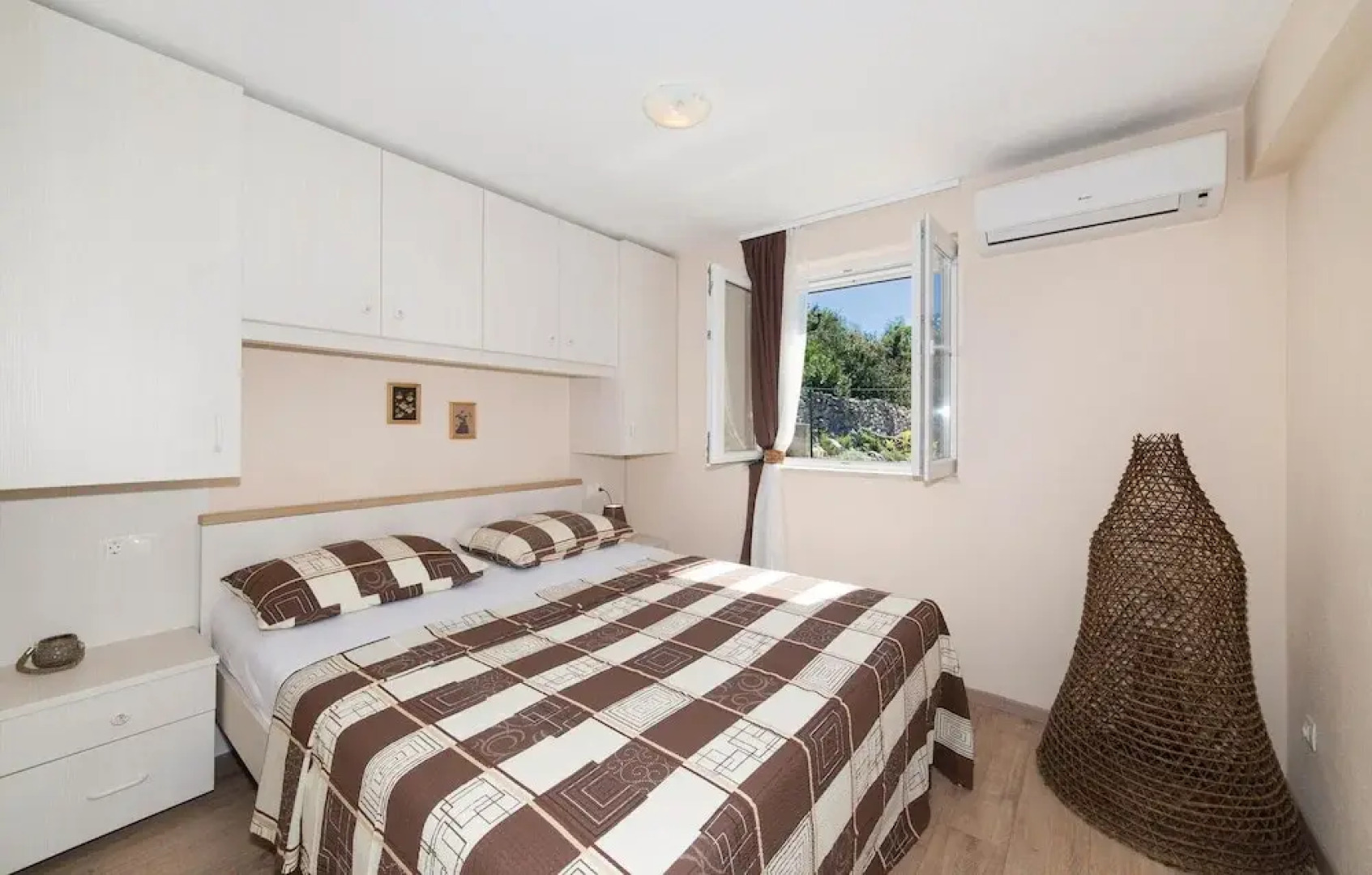 Awesome Home in Drvenik Veliki With Wifi and 1 Bedrooms