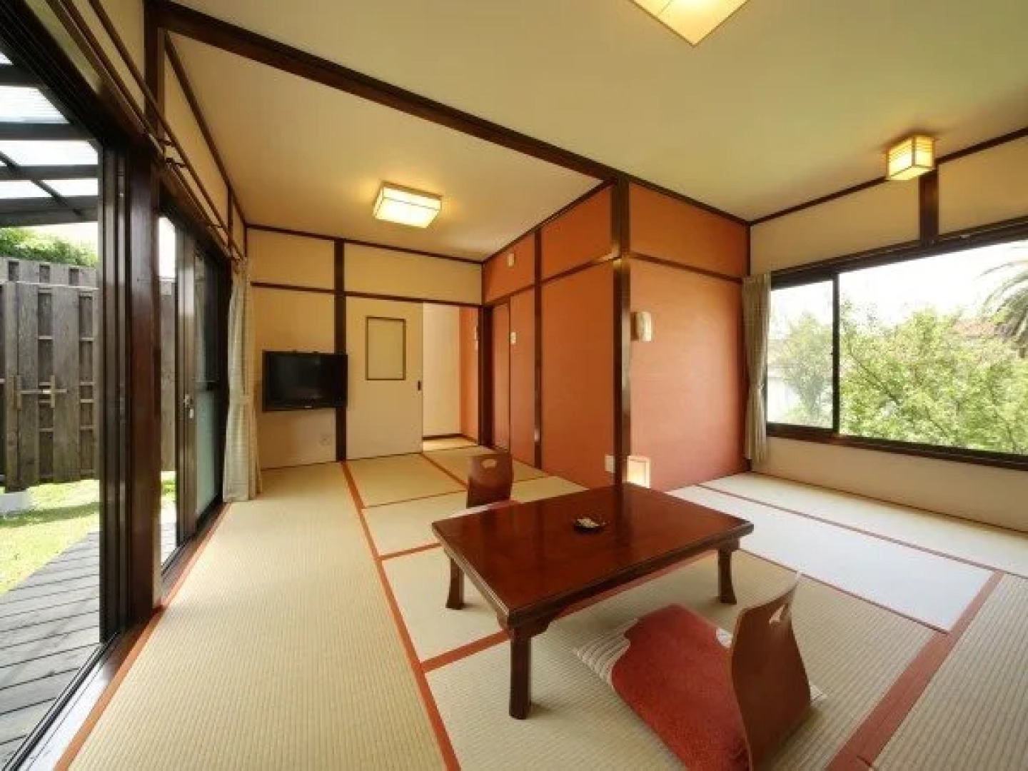 Tateyama Onsen Oshisashiminoyado Tarobe