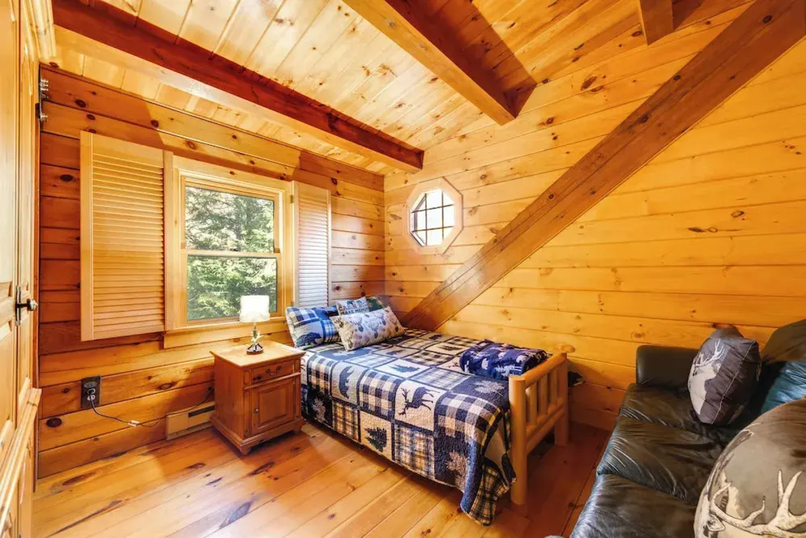 Fire Pit & Hot Tub: Poconos Family Cabin!