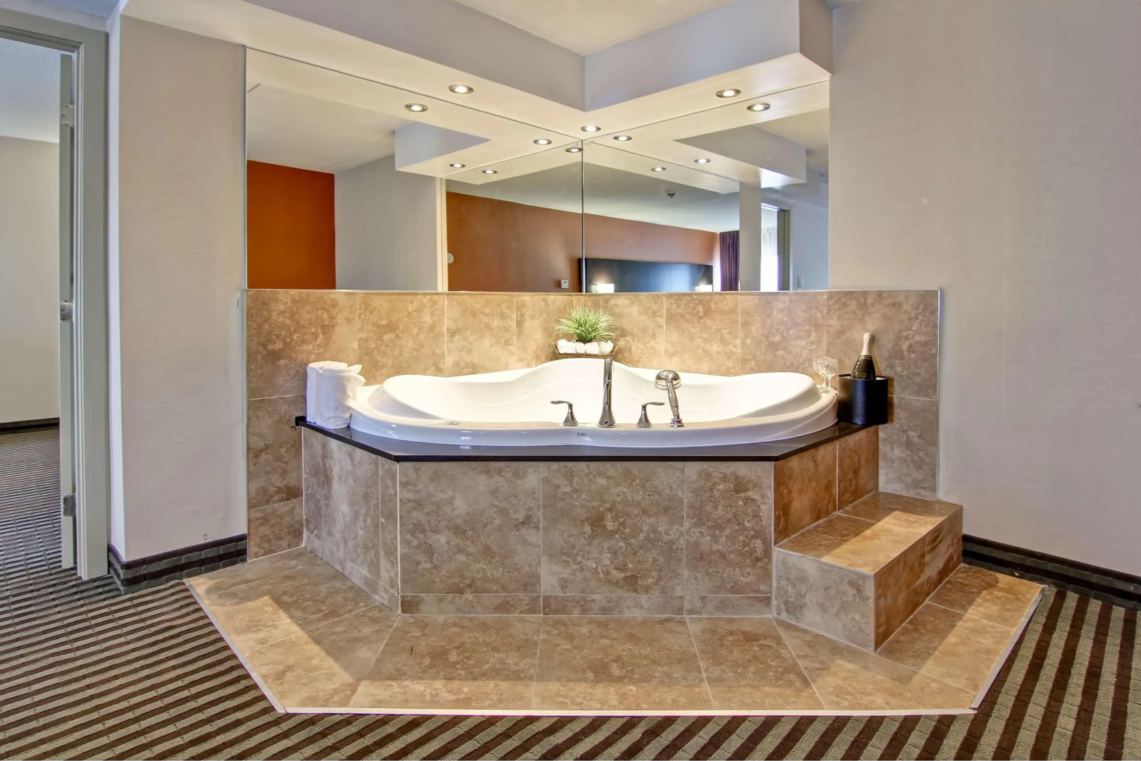 Best Western Plus Toronto North York Hotel & Suites