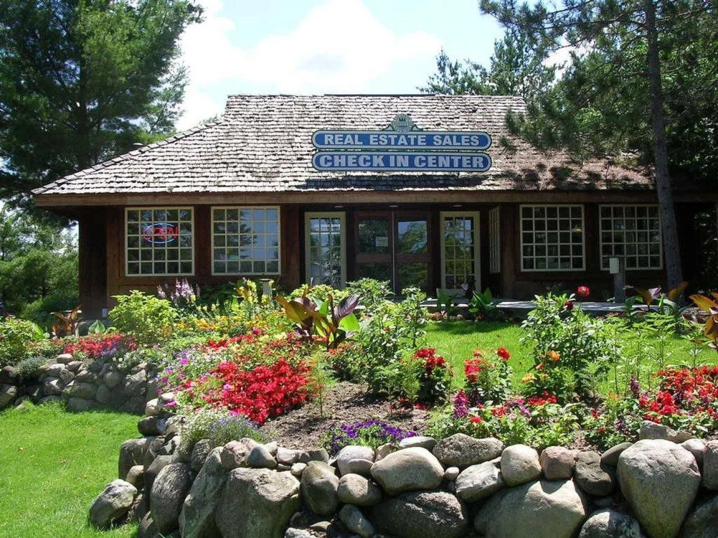 The Legend Cottage Inn