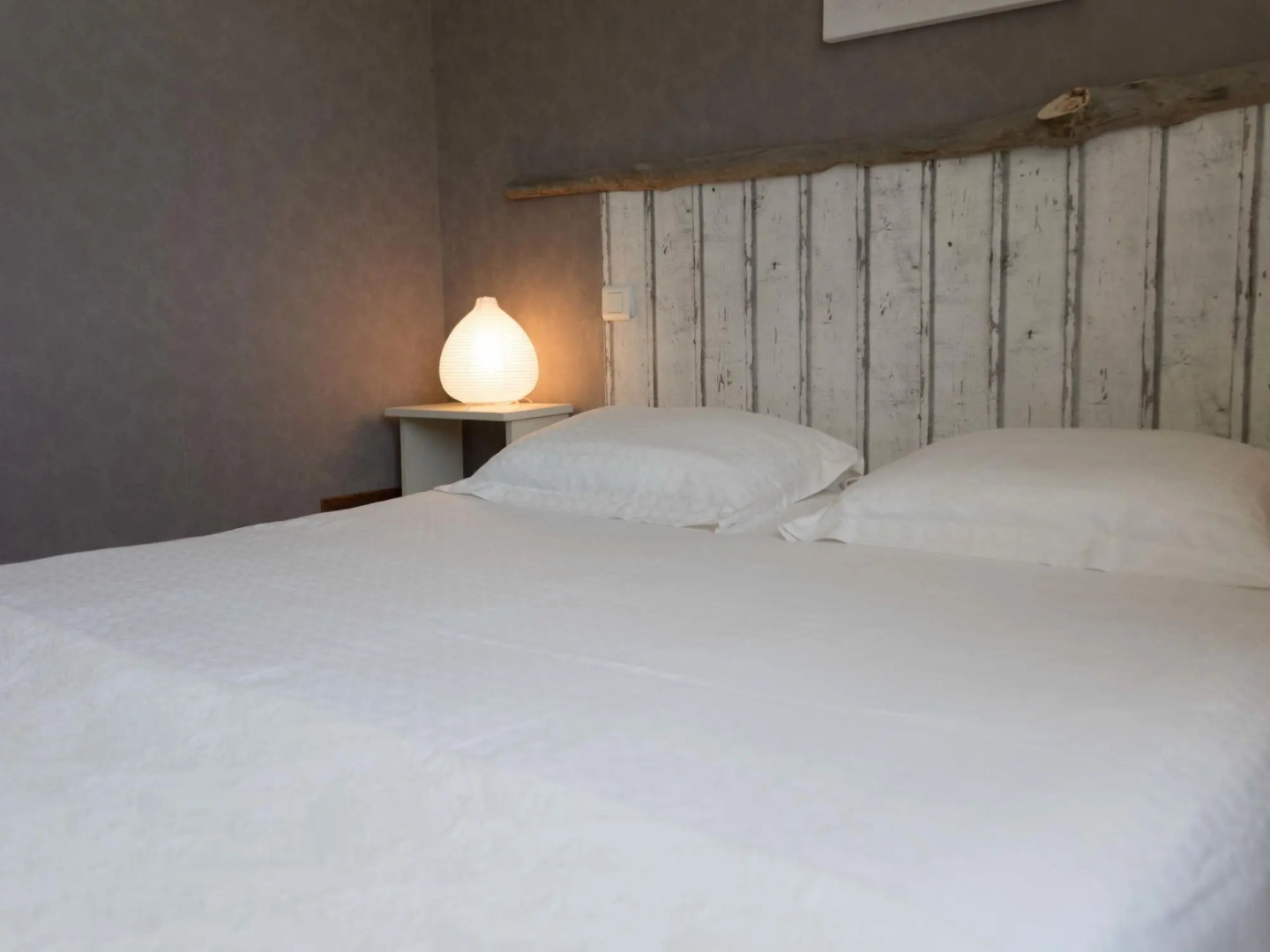 Spacious Villa, Plenty of Privacy, Private Swimming Pool Surrounded by Vineyards