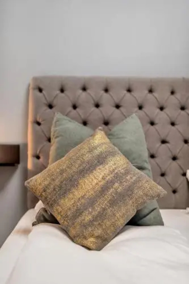 Wright Apartments - Barcode