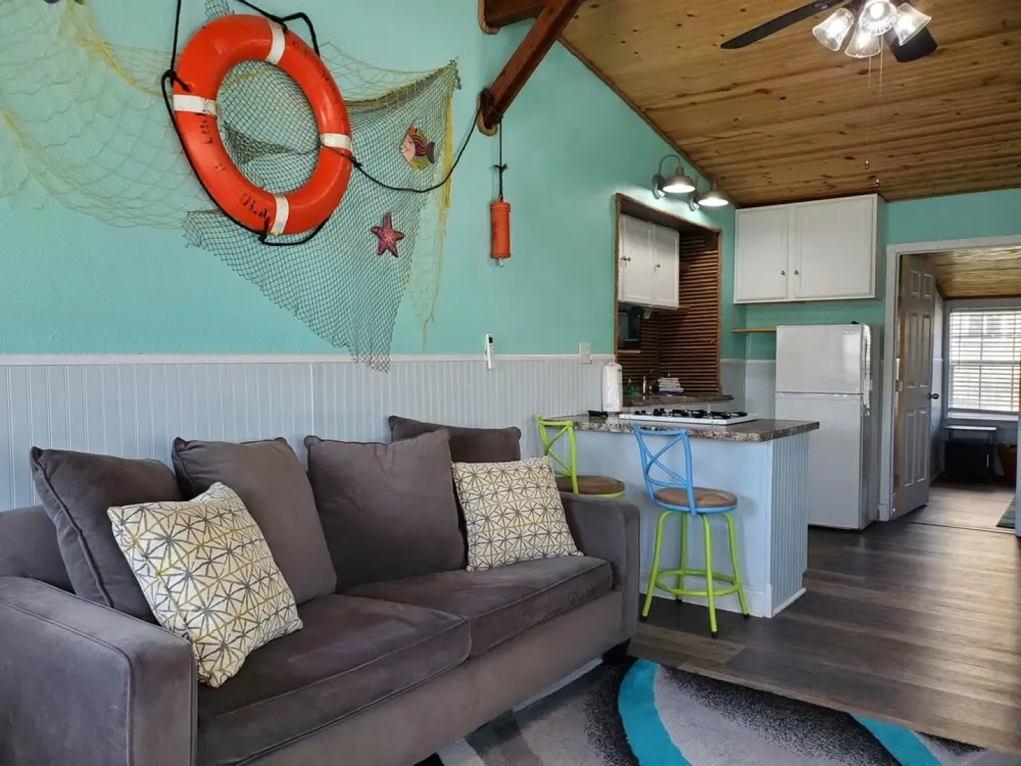 Nautical That One Apartment Near City Attractions by Redawning