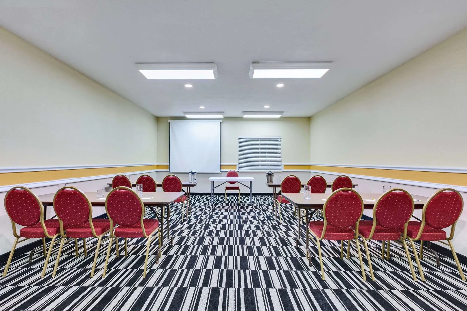 Holiday Inn Express and Suites Sulphur Springs by IHG