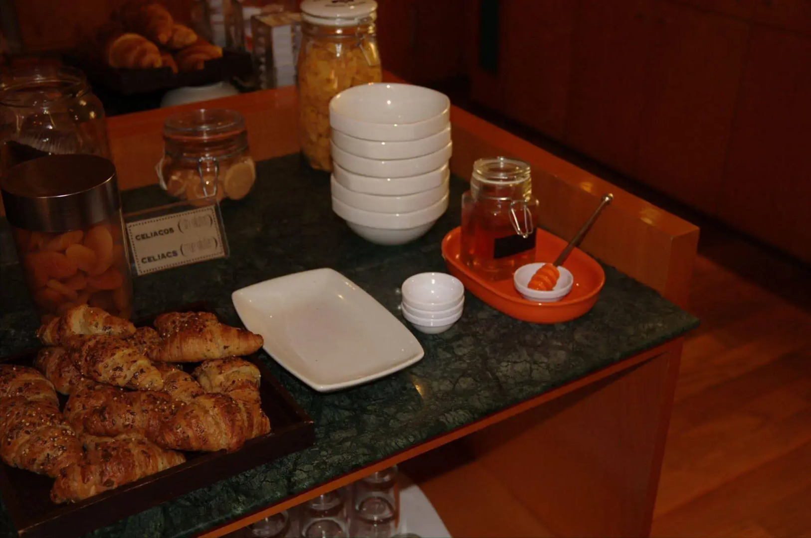 Chic & Basic Velvet Hotel