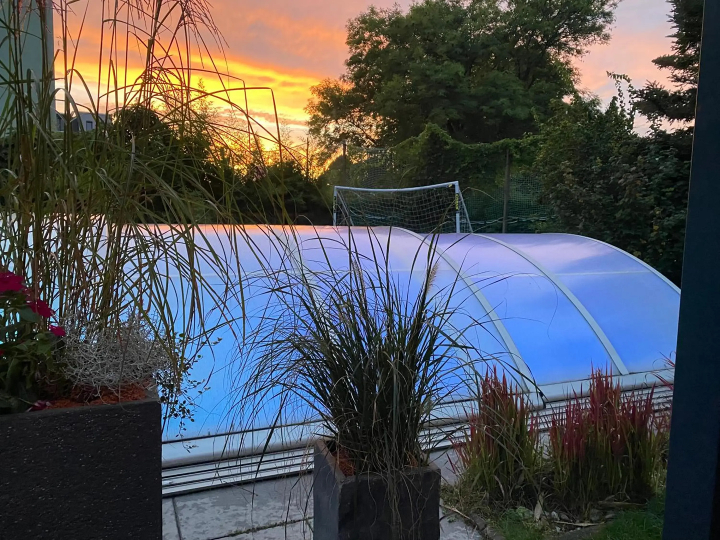 Pool & Lake Holiday Home
