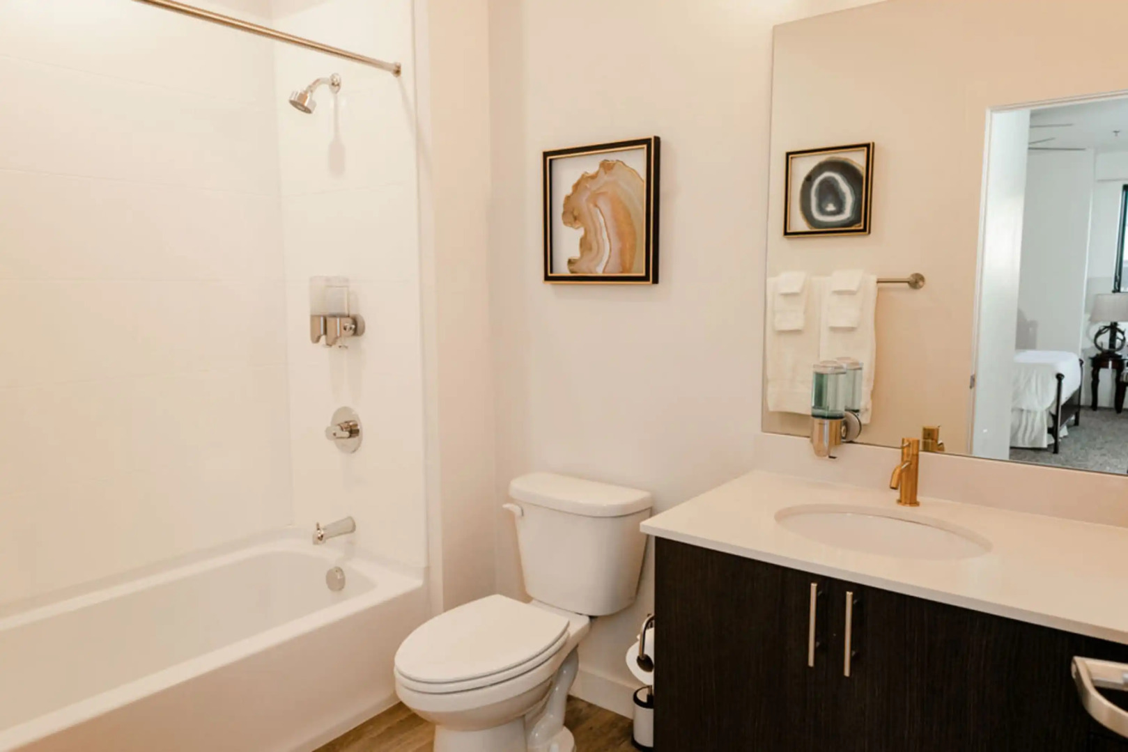 HOLT - Modern, Newly Renovated 2BR in Willits Town Center