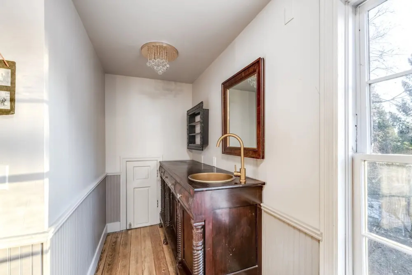 The Dutch Flat Hotel