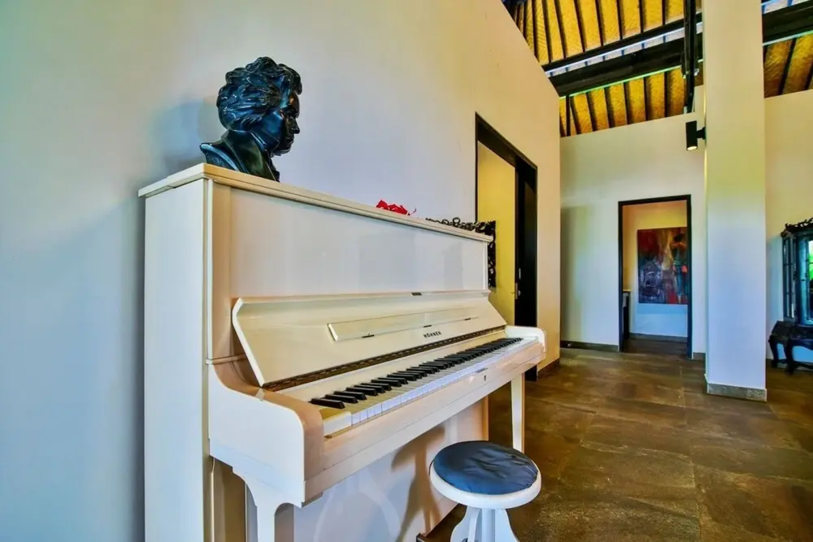 Lovina Residence