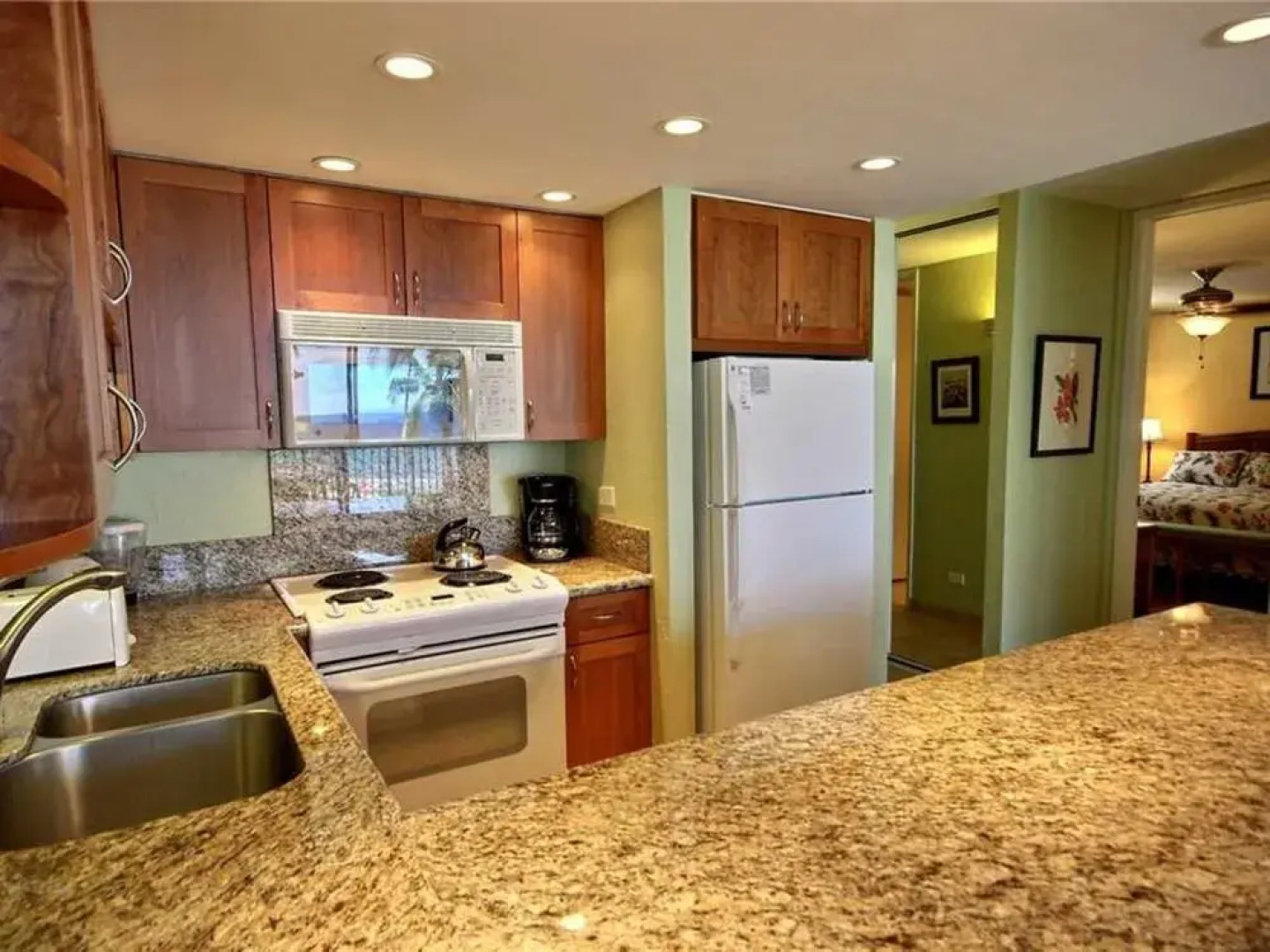 Pohailani 128 by RedAwning