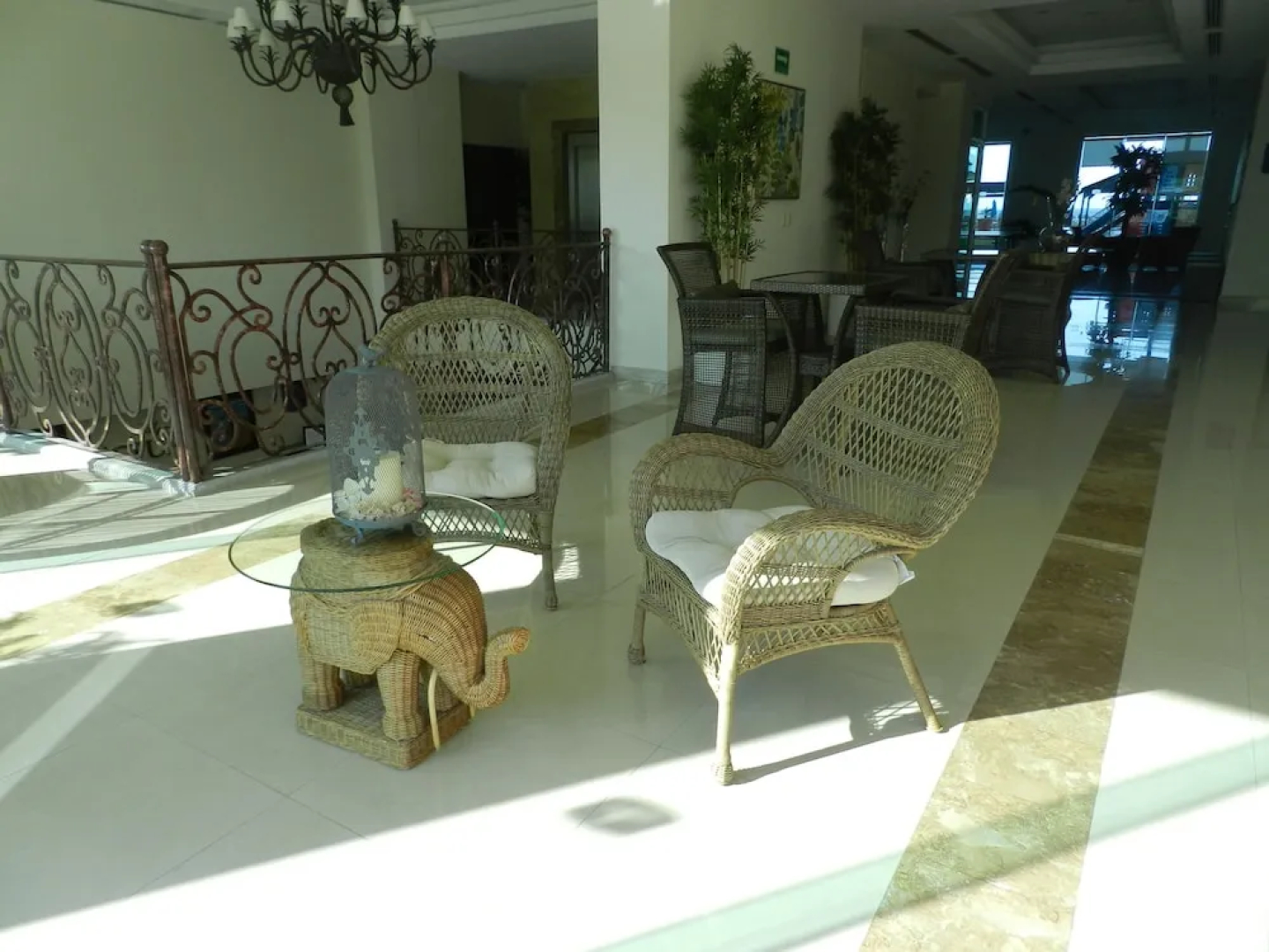 Astur Hotel y Suites