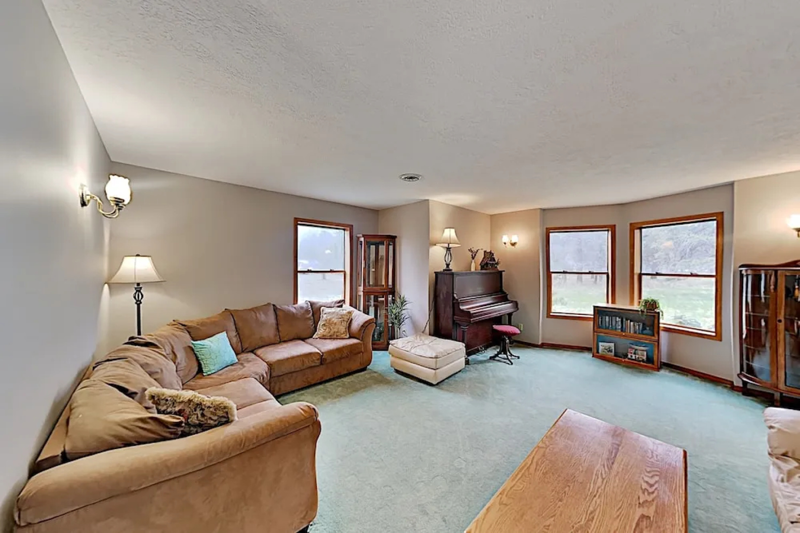 16973 Buck Horn Dr Home 5 Bedrooms 3.5 Bathrooms Home