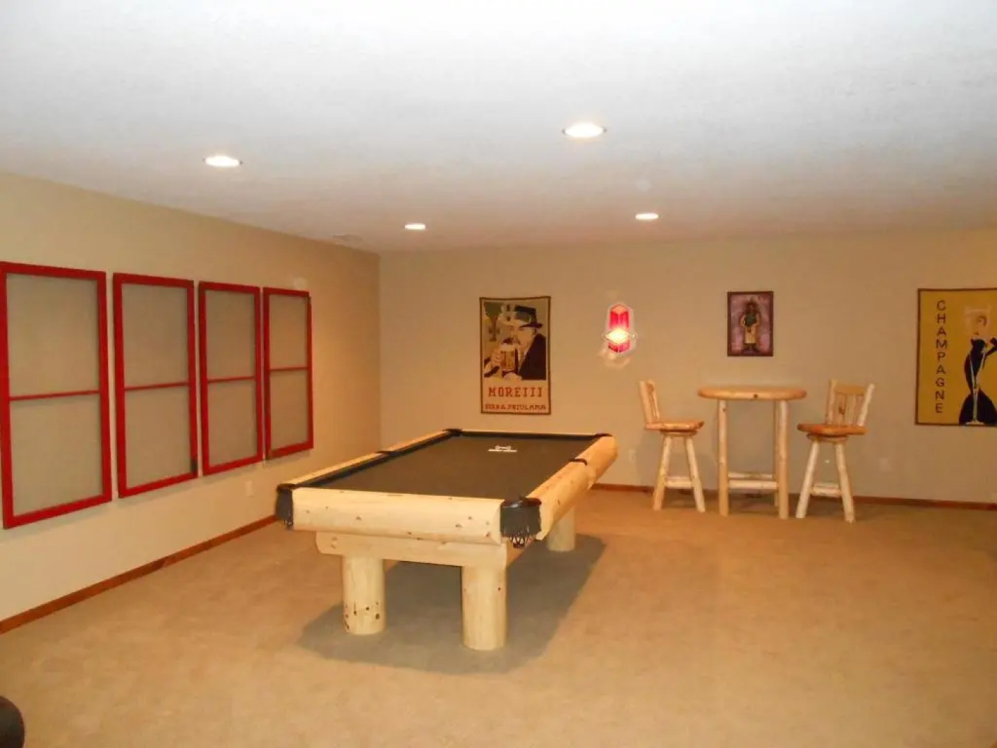 Quarterdeck Resort & Restaurant