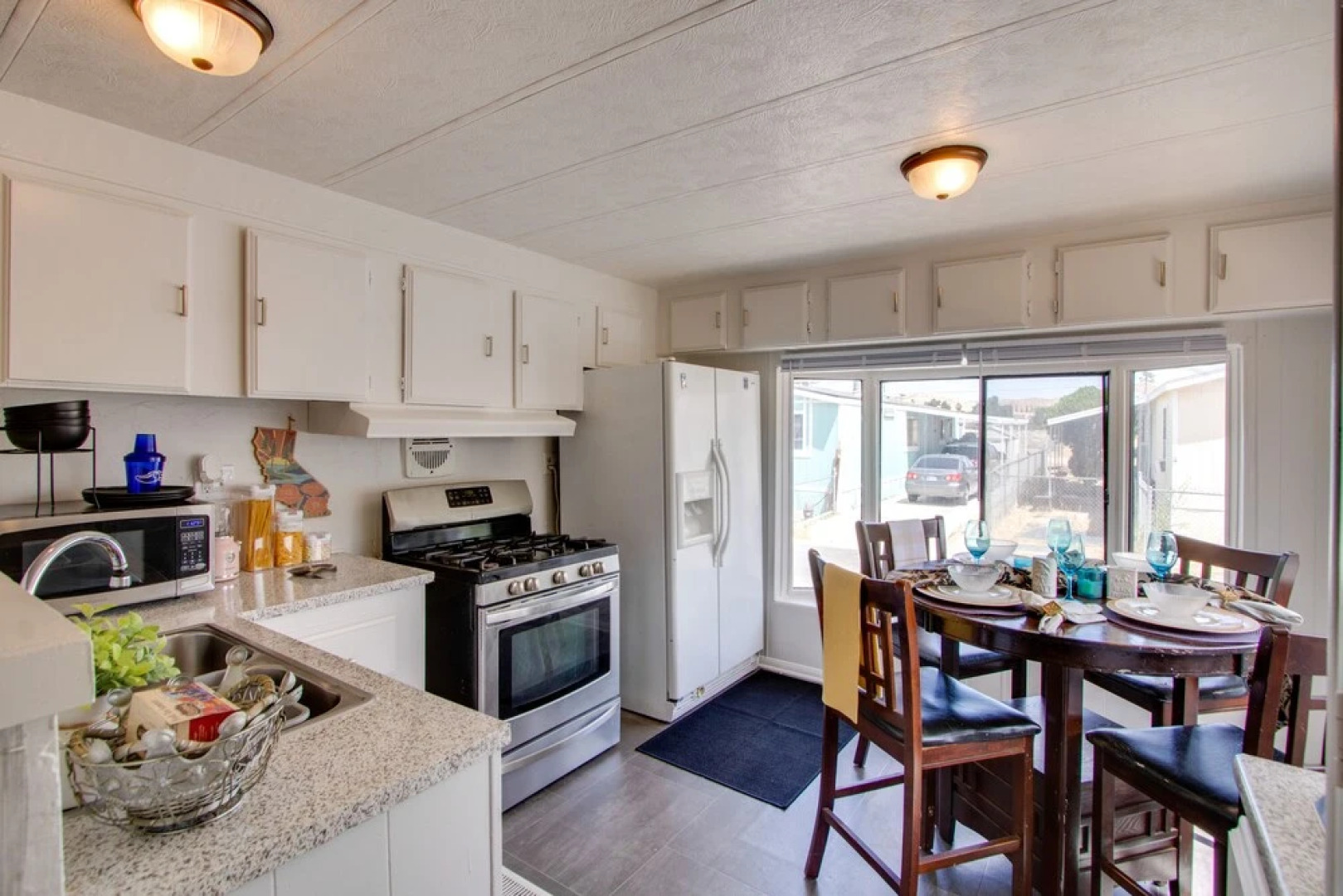 Rosamond Vacation Rental w/ Grill, Near Vineyards!