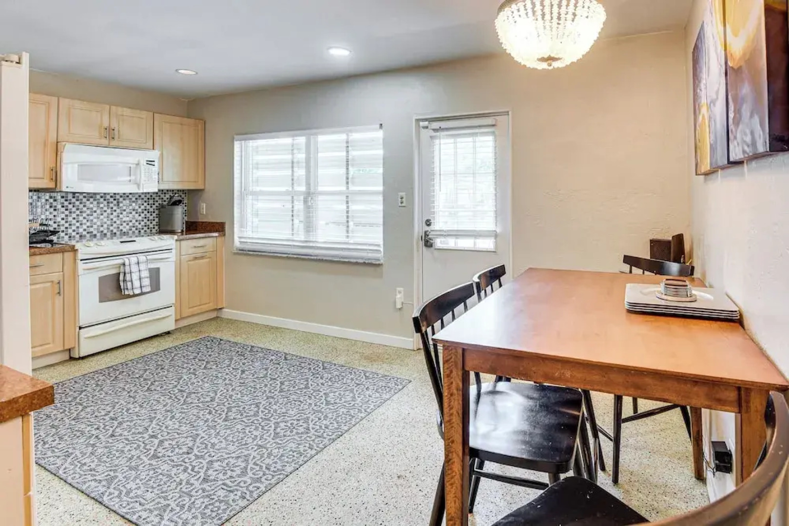 Apt 3 Mi to Beach & Daytona Boardwalk Amusements!