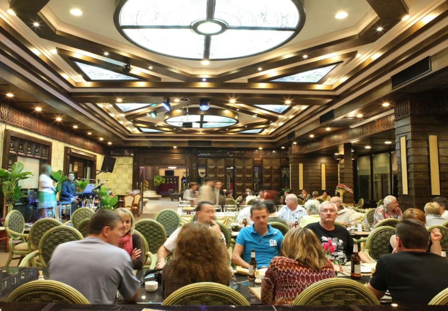 Ruean Phae Royal Park Hotel