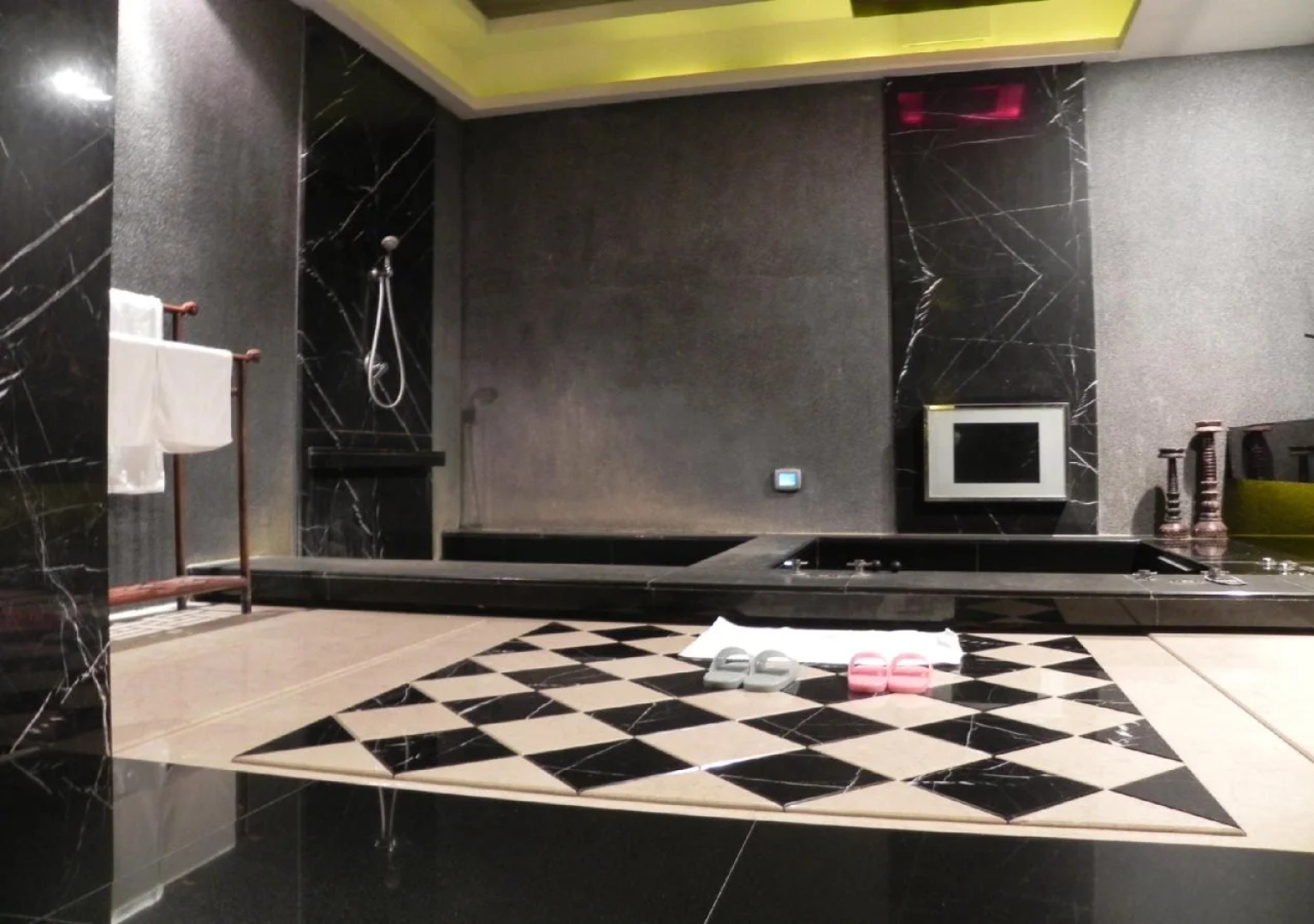 Orient Luxury Villa Motel