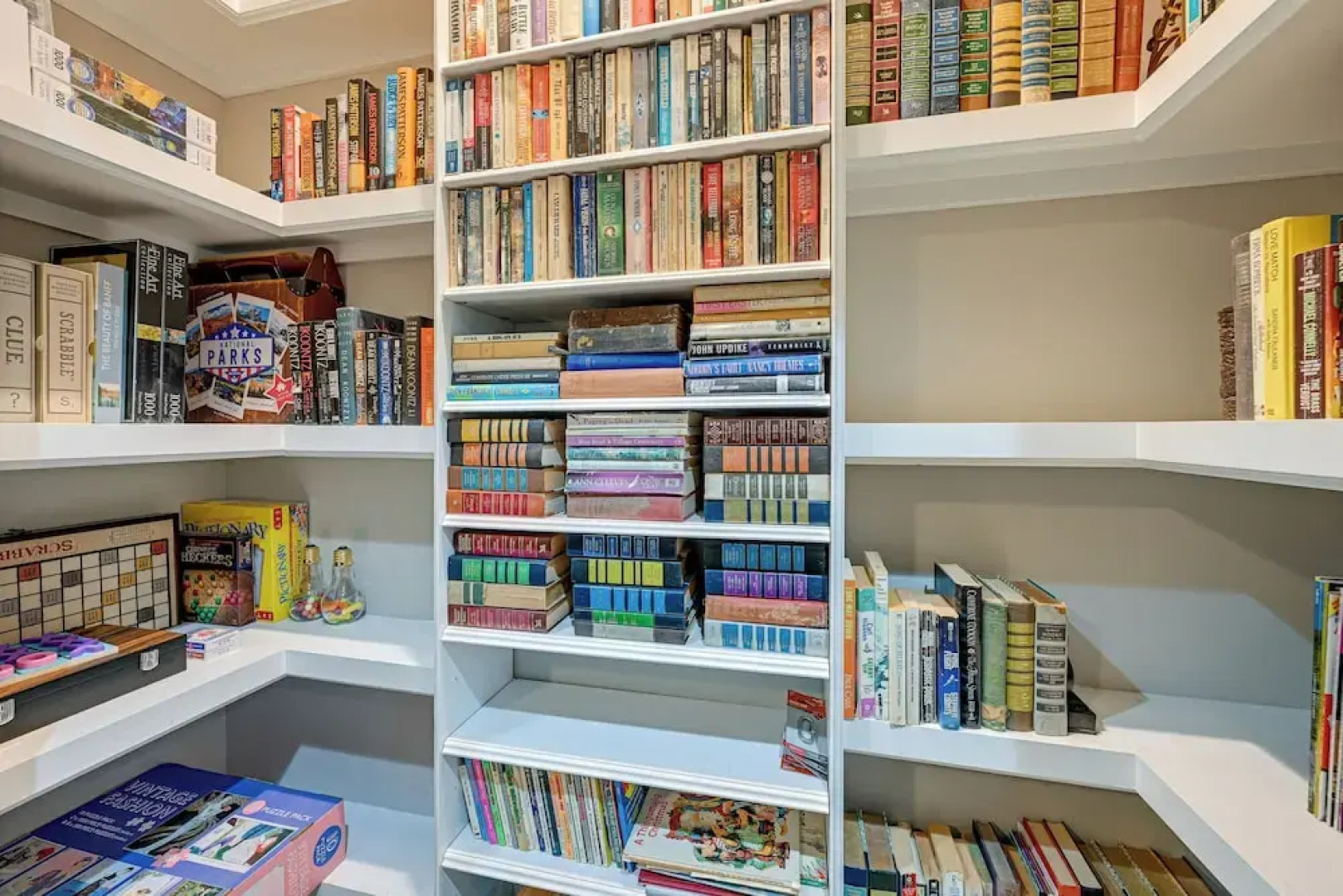 6 Mi to Dtwn Cashiers: Spacious Home w/ Deck