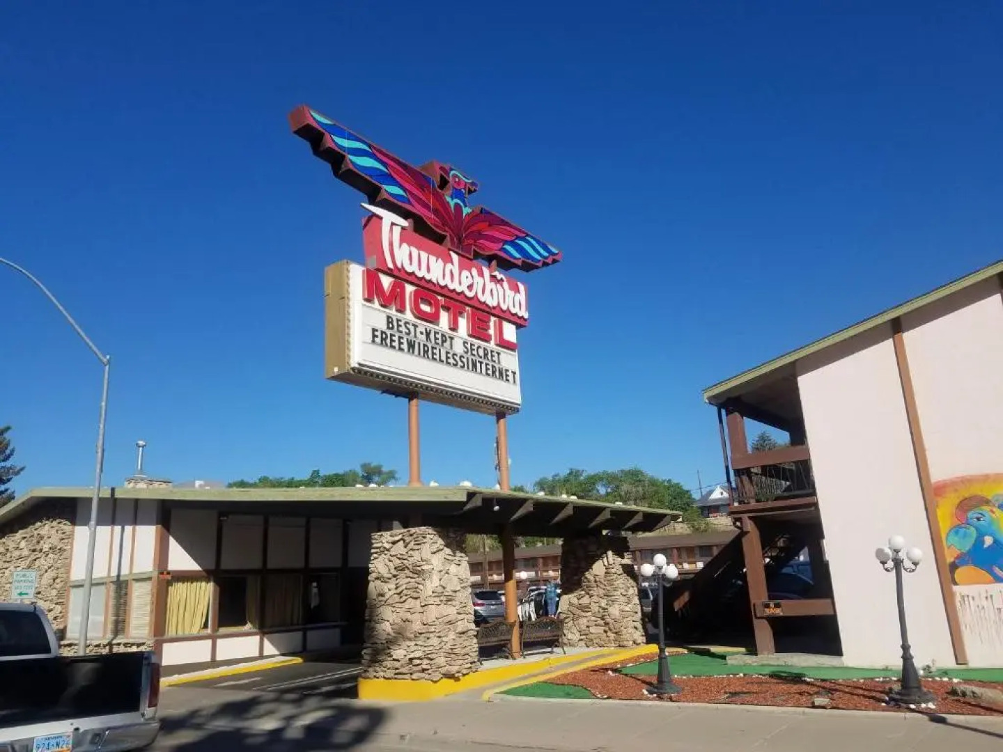 Thunderbird Motel