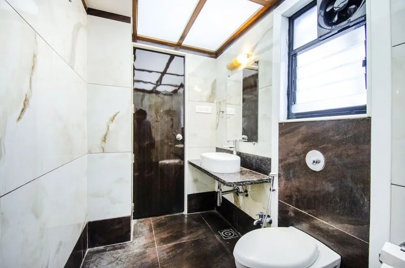 FabHotel Gharonda Residency MIDC